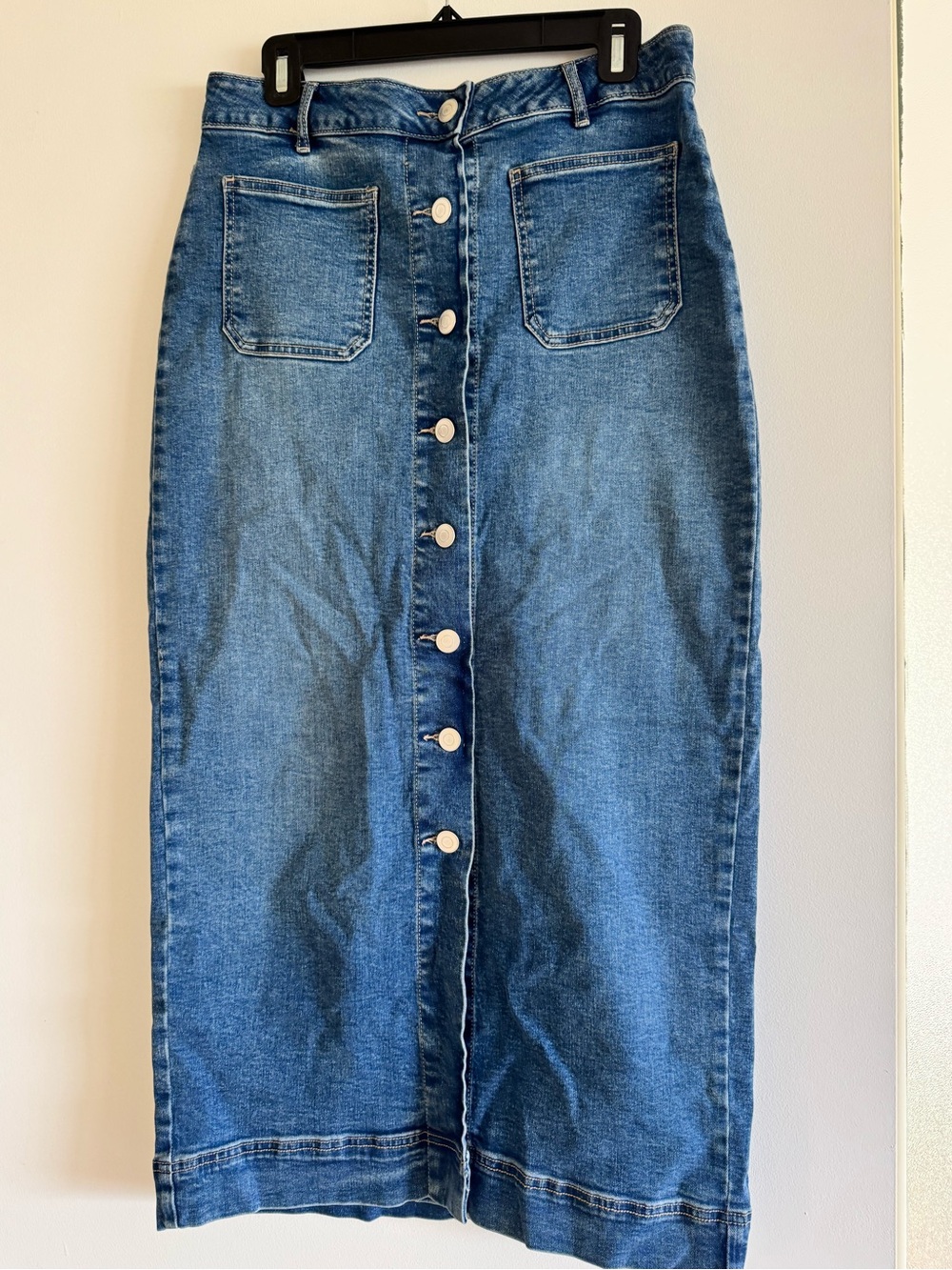 BAGATELLE MIDI DENIM BUTTON FRONT SKIRT IN SISE 8